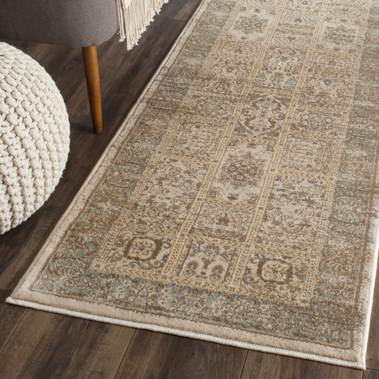 Safavieh Vintage Vtg570A Ivory / Light Blue Rug Transitional Modern Carpet