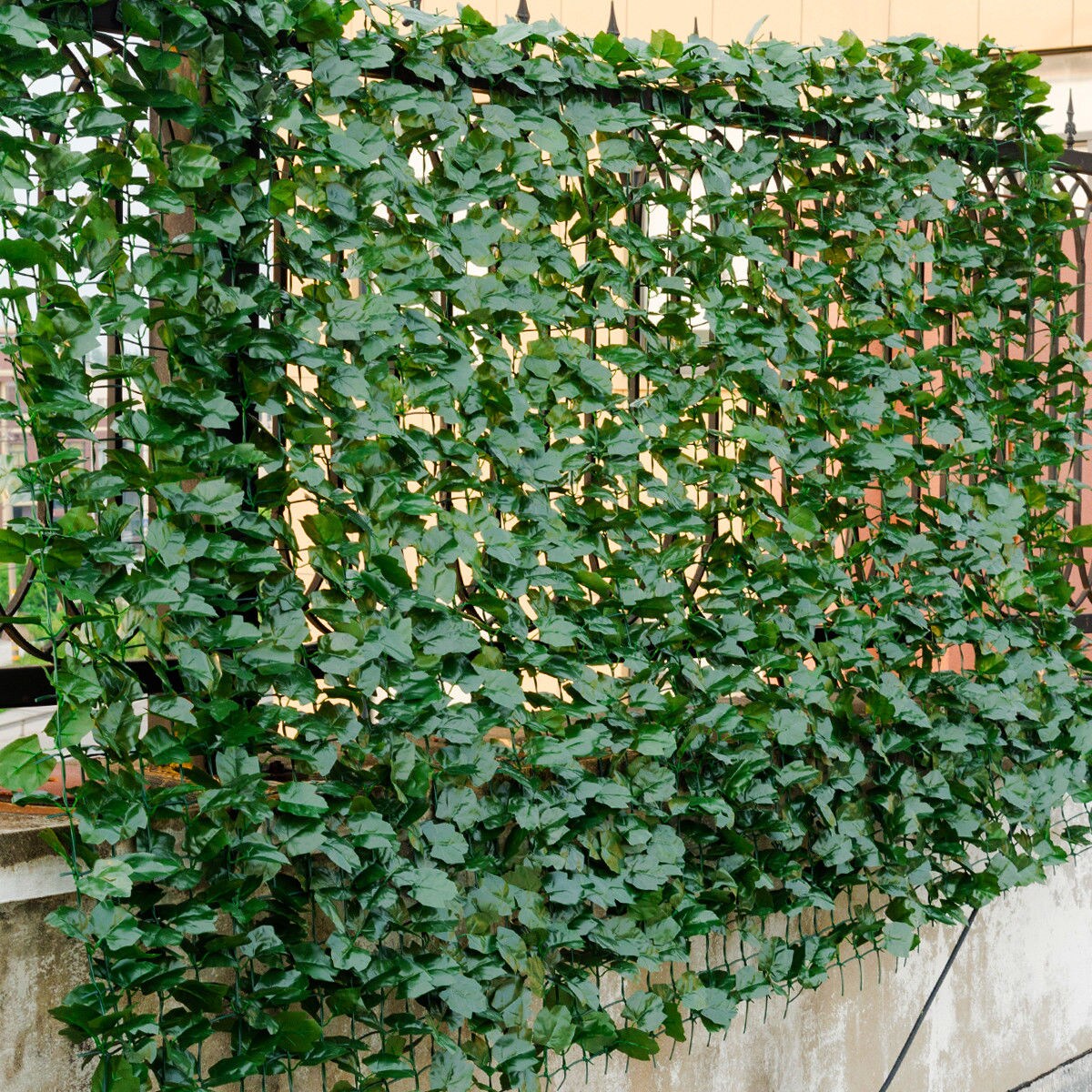 Costway 40&#x27;&#x27;x95&#x27;&#x27; Faux Ivy Leaf Decorative Privacy Fence Screen Artificial Hedge Fencing