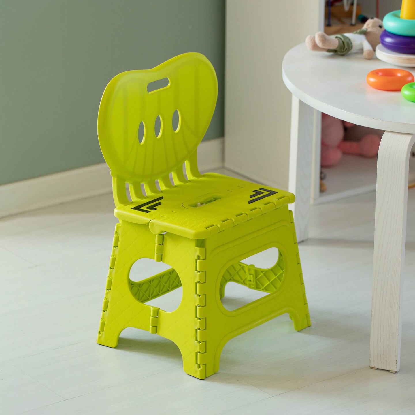 Plastic Foldable Step Stool with Back Support, Heart Shaped Backrest, Portable Chair with Handle, Kids Stepping Stool and Bathroom Stool, Collapsible Step Stool