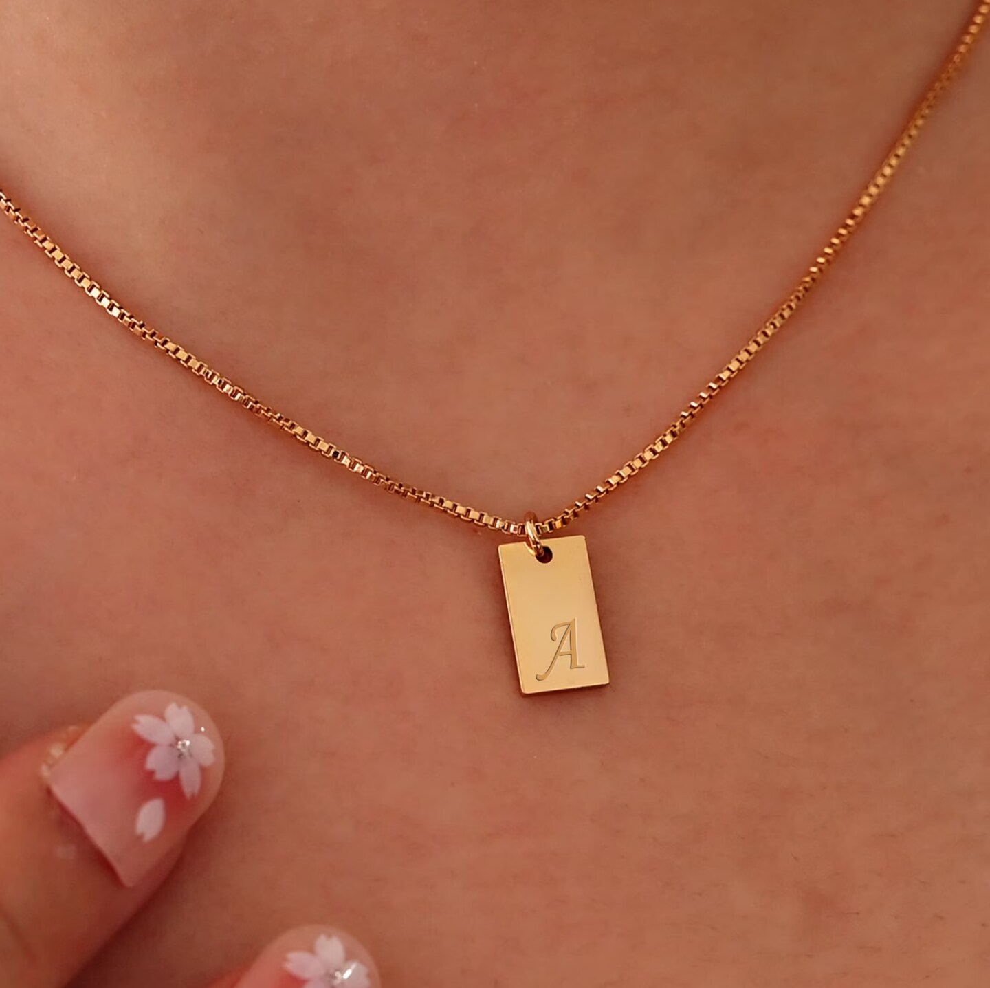 Square Initial Letter Pendant Necklace in Gold - Helloice Bijoux
