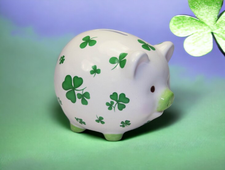 Ceramic Pig with Shamrock Design Piggy Bank, Home D&#xE9;cor, Gift for Her, Gift for Mom, Kitchen D&#xE9;cor, Irish Saint Patrick&#x2019;s Day D&#xE9;cor