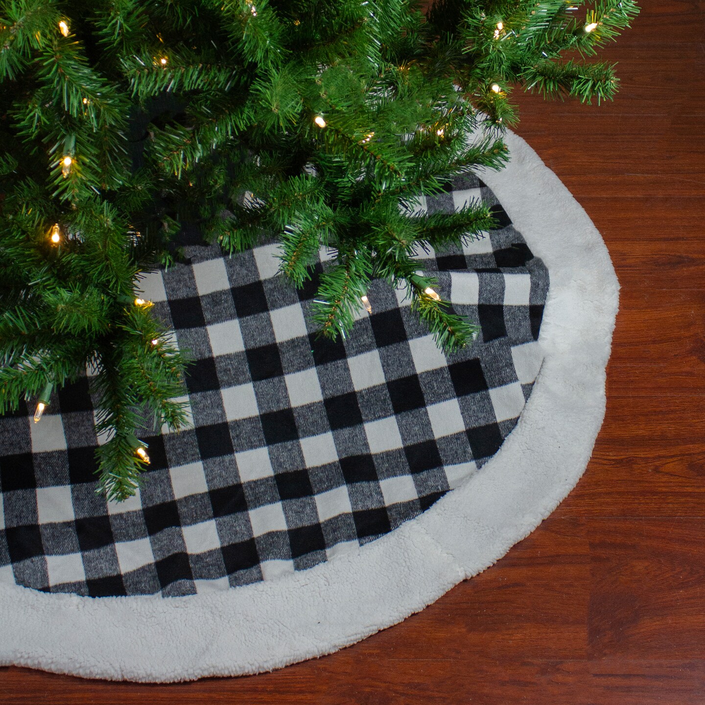 Northlight 48" Black and White Buffalo Plaid Christmas Tree Skirt with High Pile Fleece Trim