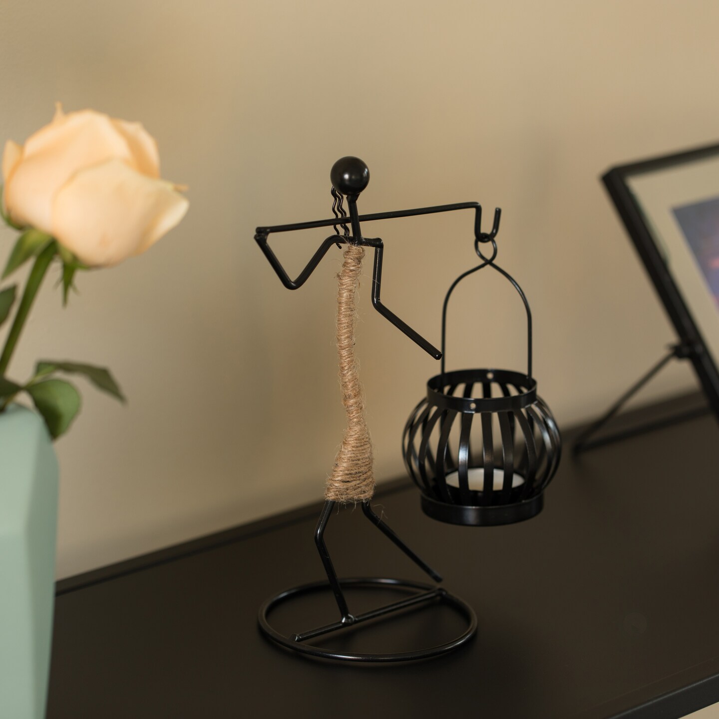 Wire Figure Candle Holder Decorative Modern Tea Light Lantern Tabletop Centerpiece Candle Stand