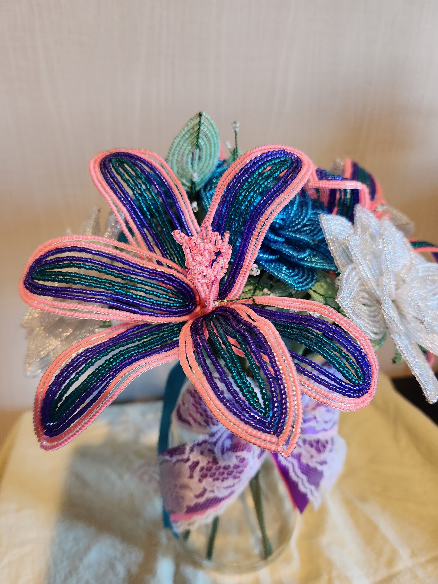 ハニーフラット14kgf マラカイト　MOP　水晶　フラワーカービング French beaded flowers Mason jar bouquet with bow | MakerPlace by