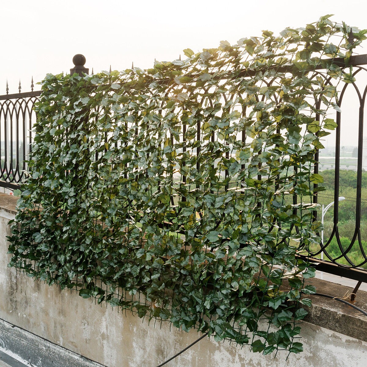 Costway 40''x95'' Faux Ivy Leaf Decorative Privacy Fence Screen Artificial Hedge Fencing