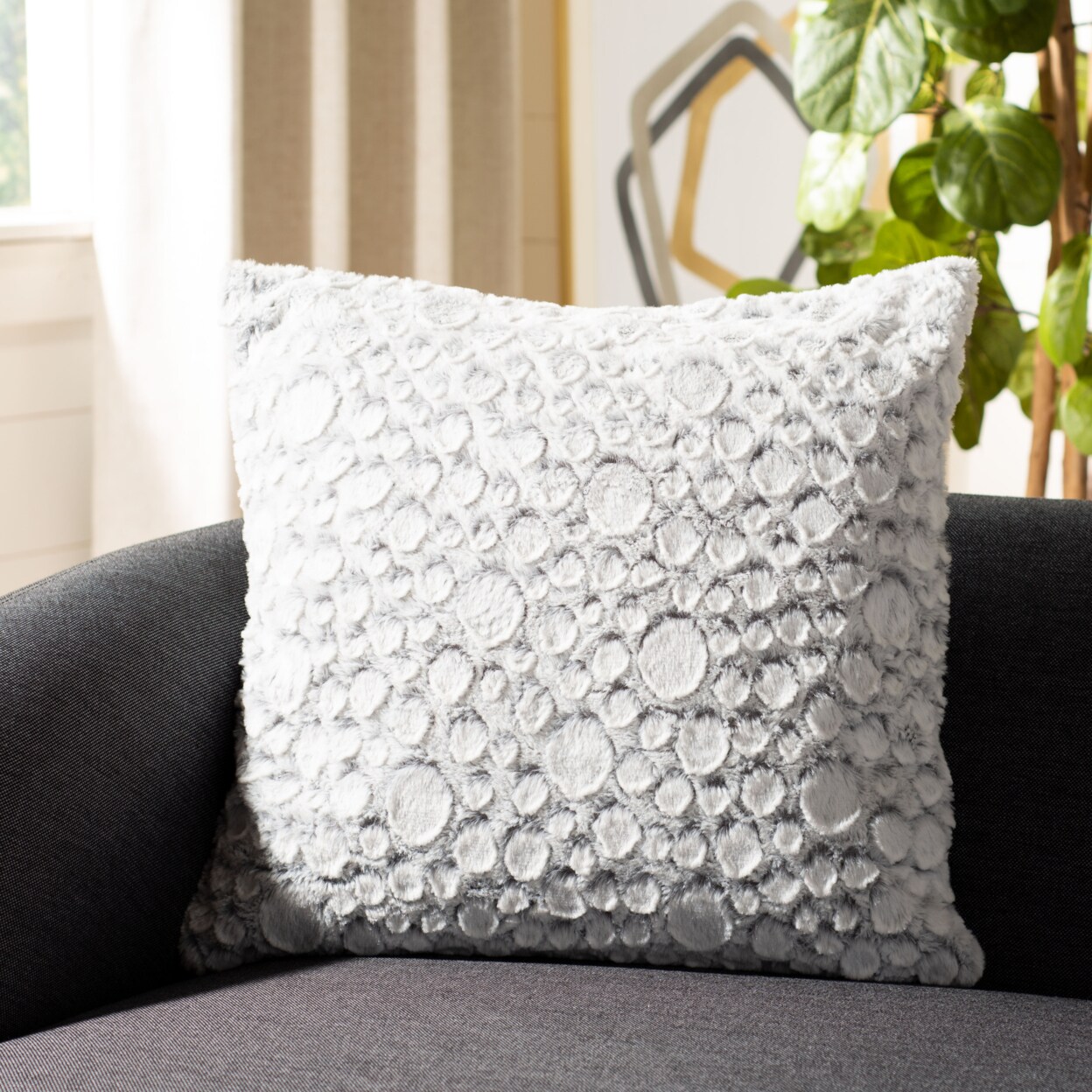 Safavieh Kiana Pillow Grey / White Home Decor Pillow Decorative Throw Cushion