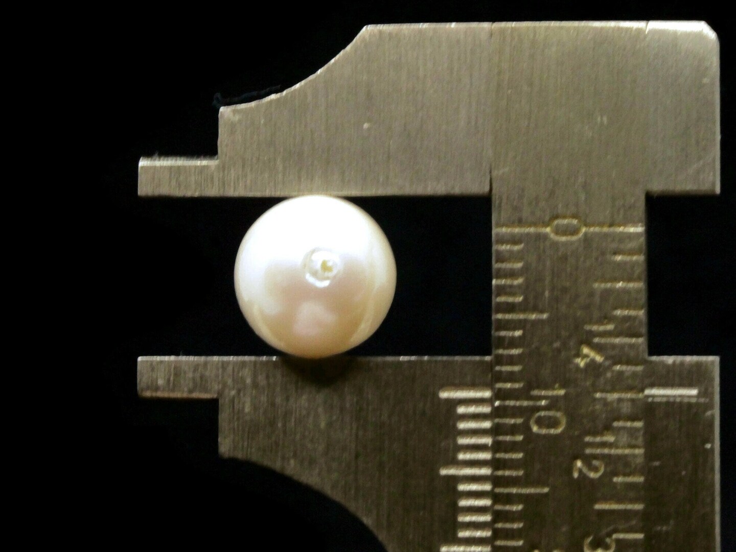 30 13mm Oval Vintage Cultura Pearl Beads