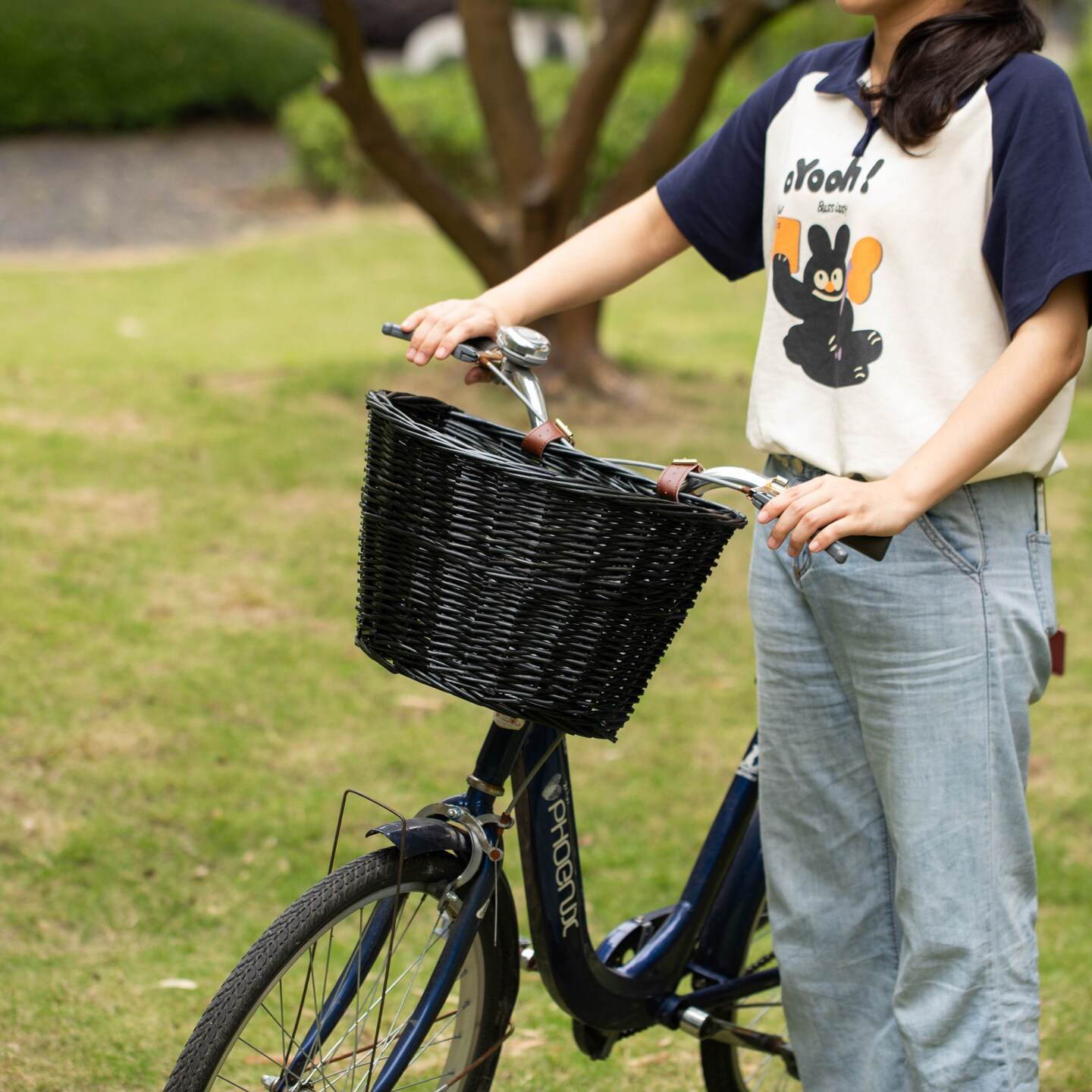 Wicker Front Cargo Bike Basket - Perfect for Riders of All Ages and Genders - for Beach Cruiser, Stationary Bike, E-bike, or Road Bike with Stylish Faux Leather Straps