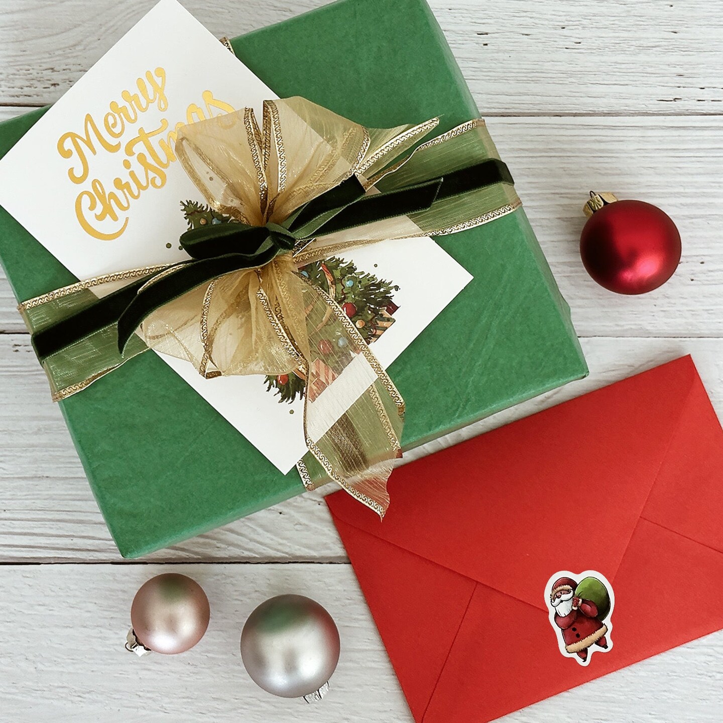 Wrapables Blank Gold Foil Christmas Greeting Cards with Envelopes &#x26; Stickers for Holidays, Friends, Family (Set of 24)