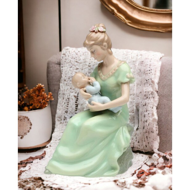 Ceramic Music Box Mom Holding Baby Boy Brahms Lullaby Nursery 4.875&#x22;H