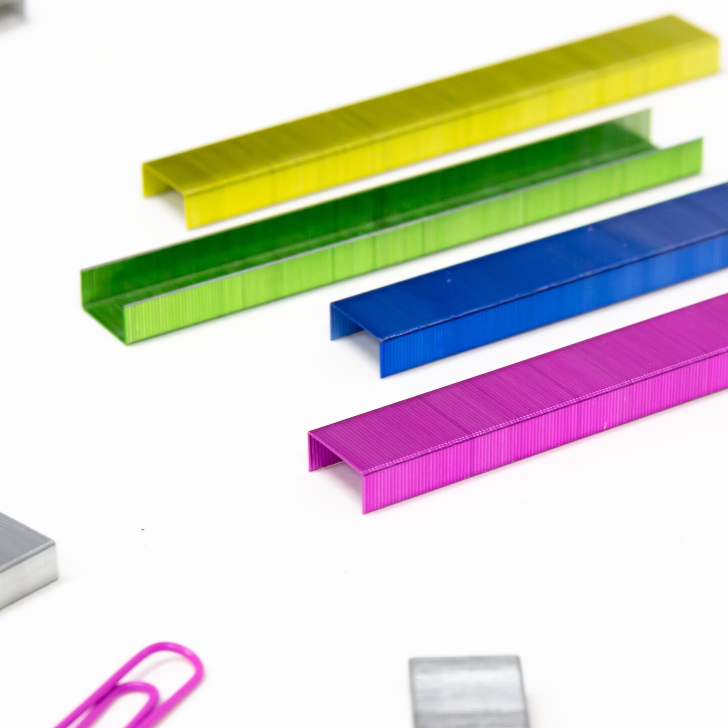BAZIC Staples - Standard Metallic Color (26/6) 3000 Ct.