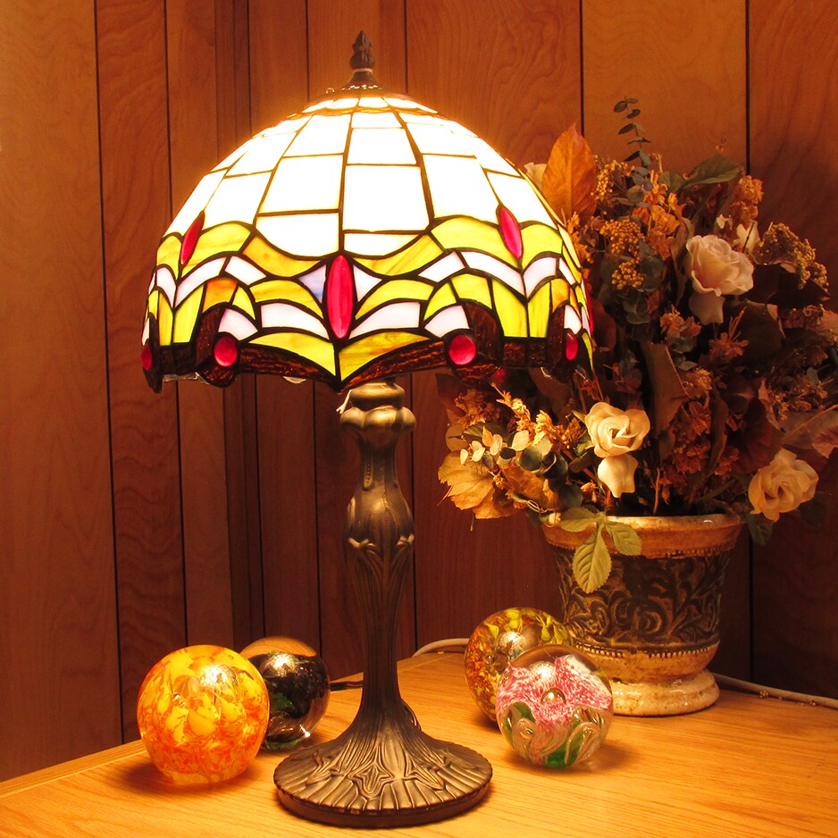 Stunning Flowery Stained Glass Lamp top Shade