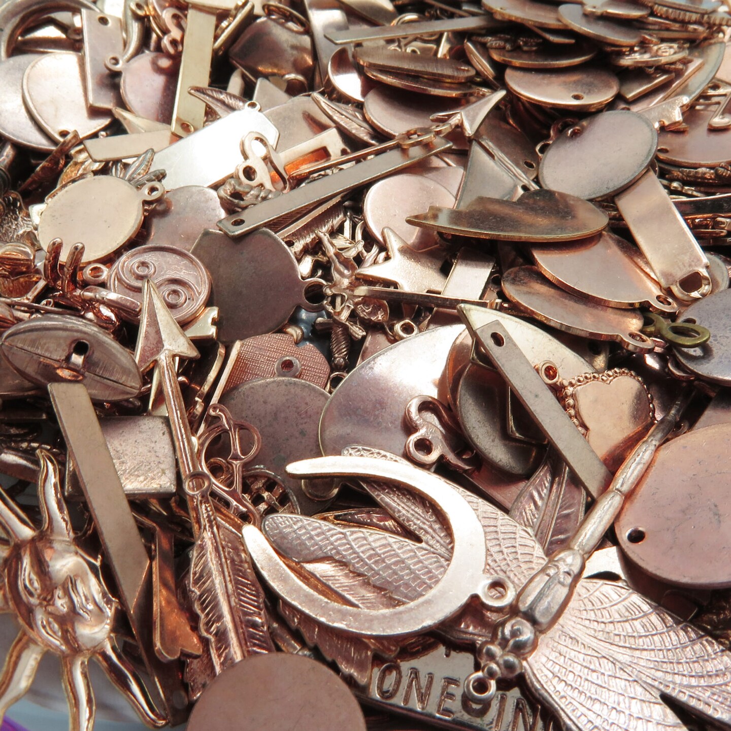 Mix of Rose Gold Plated &#x26; Antiqued Copper Charms (40g) (V127)