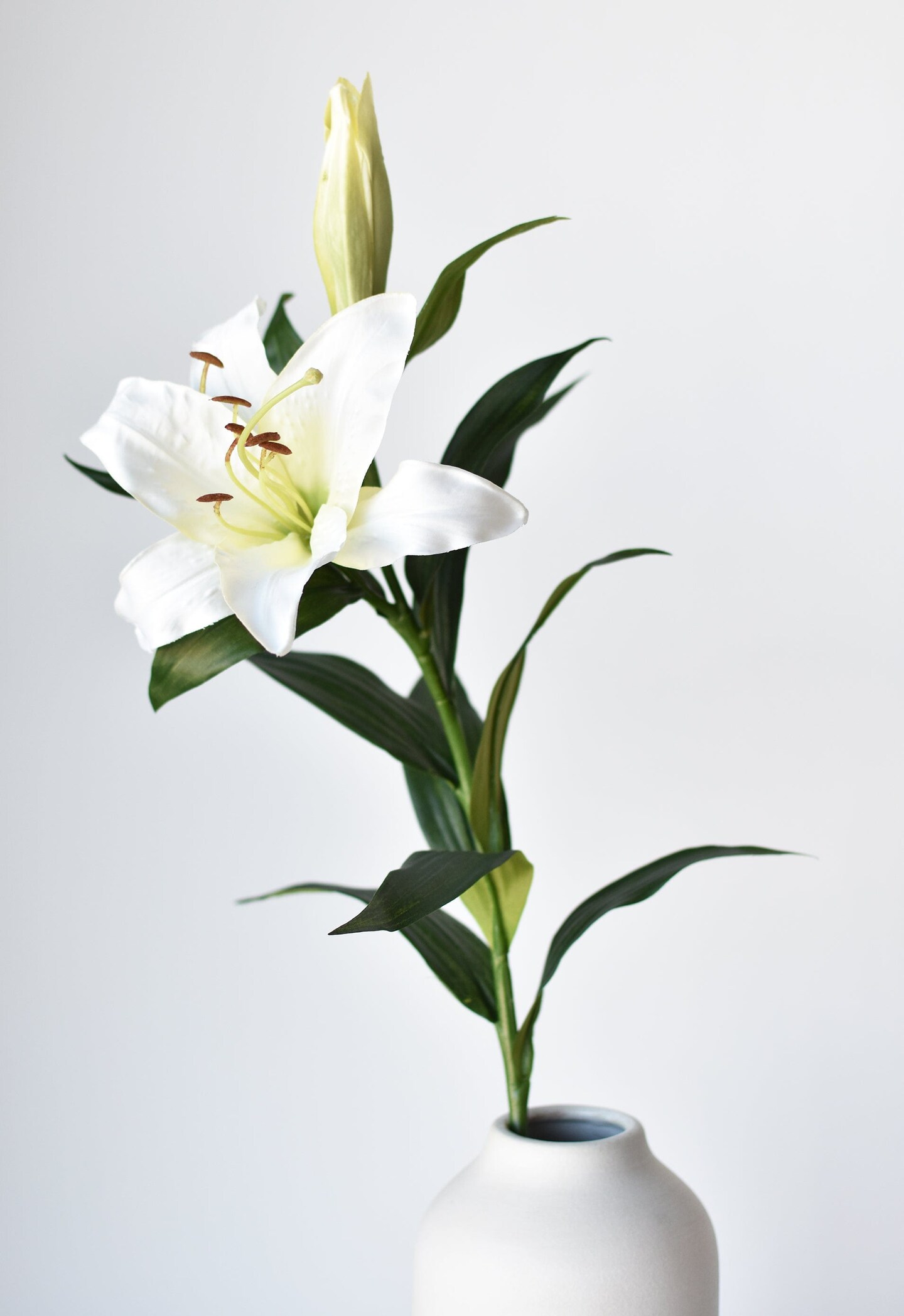 35&#x22; Faux White Lily Stem