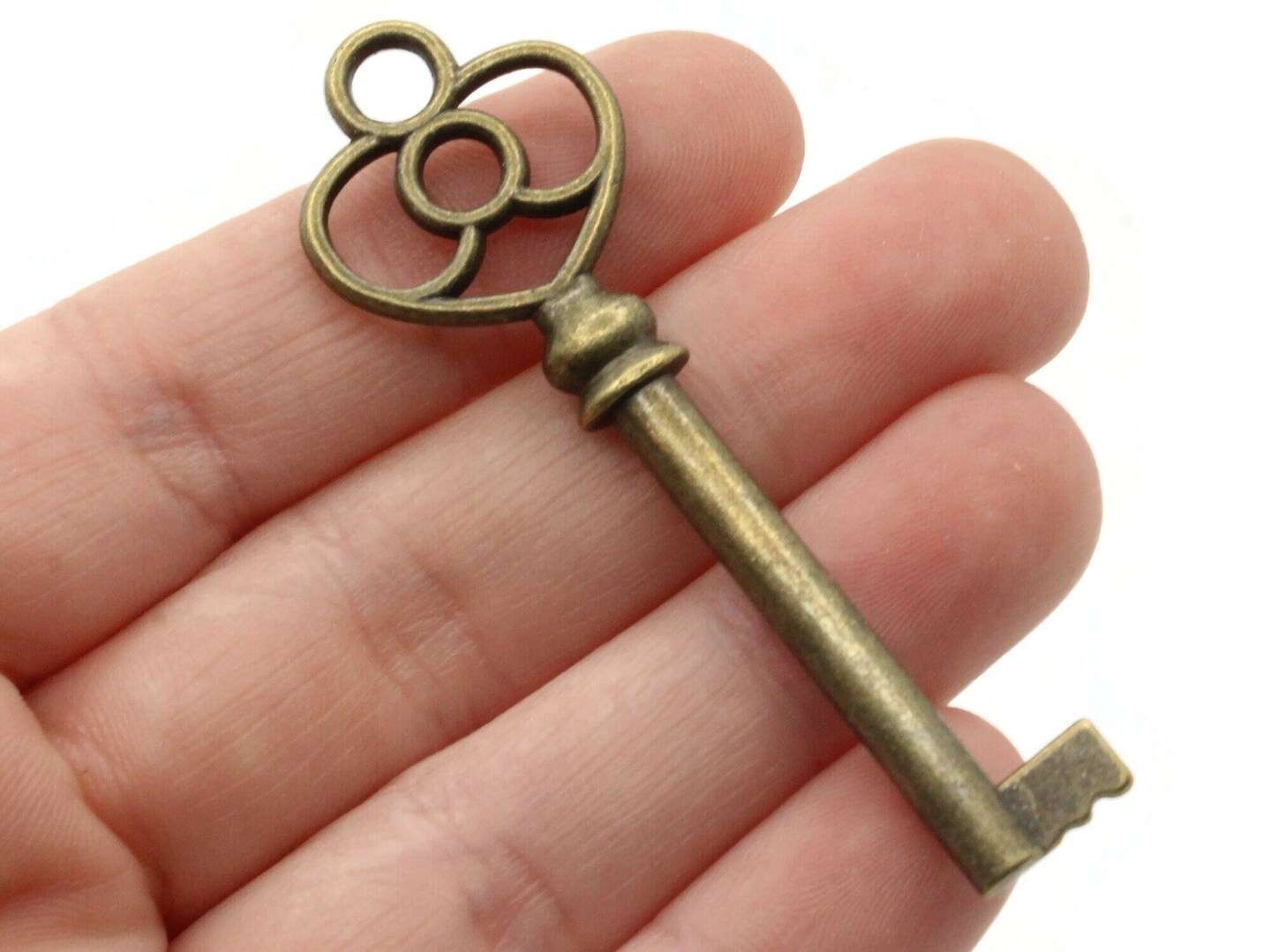 4 61mm Antique Bronze Heart and Loop Metal Skeleton Key Charms