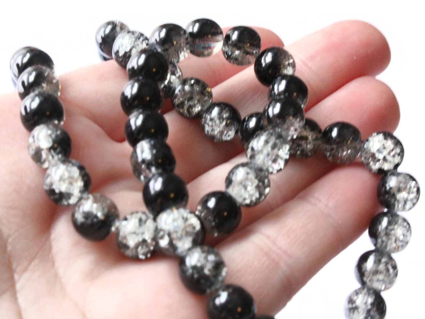 52 8mm Black and White Round Crackle Glass Beads