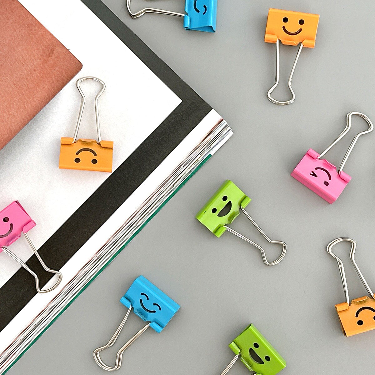 Wrapables Smiling Face Binder Clips for Office, Paper Clamps, Paper Clips