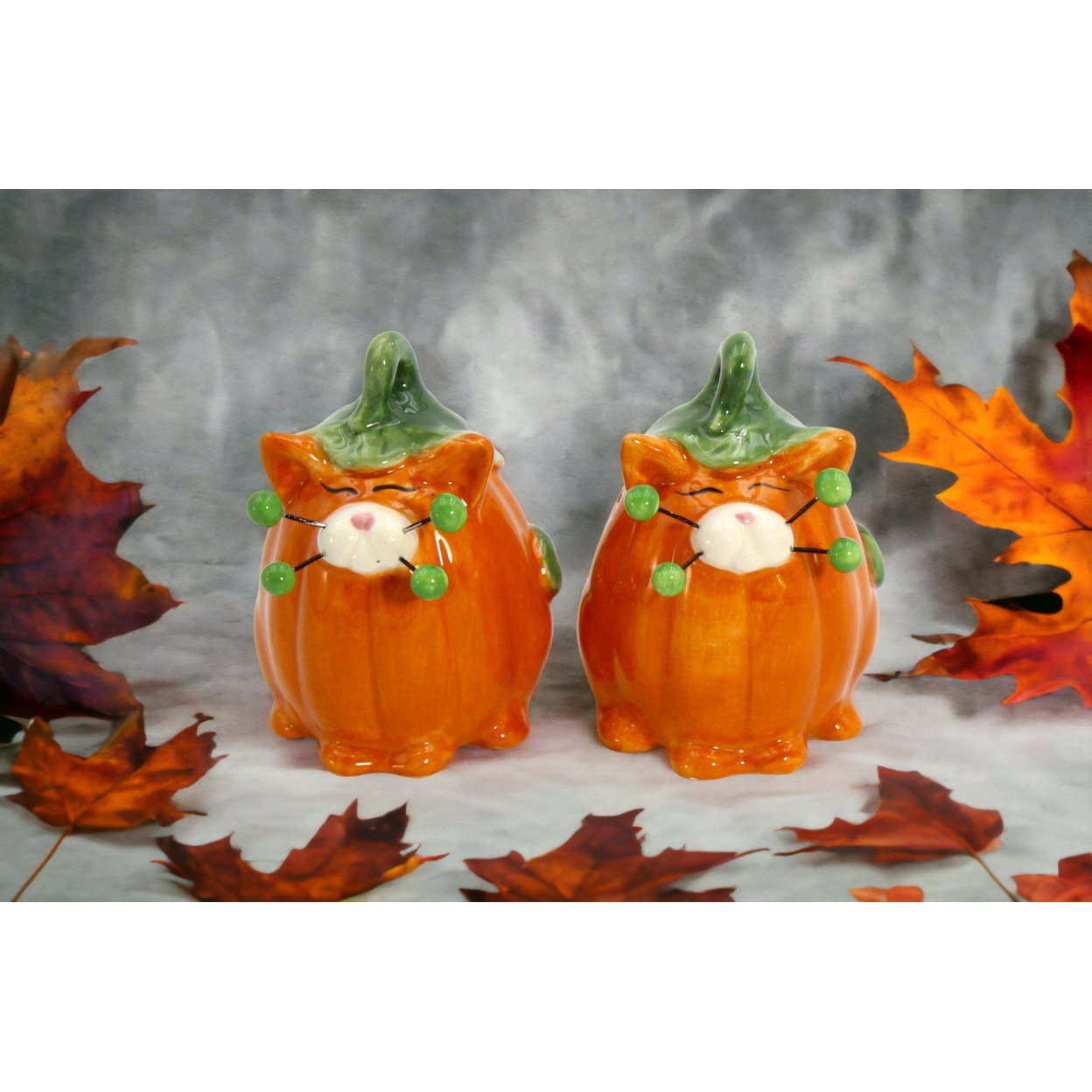 kevinsgiftshoppe Ceramic Pumpkin Cats with Beaded Whiskers Salt and Pepper   Kitchen Decor Fall Decor Halloween Decor