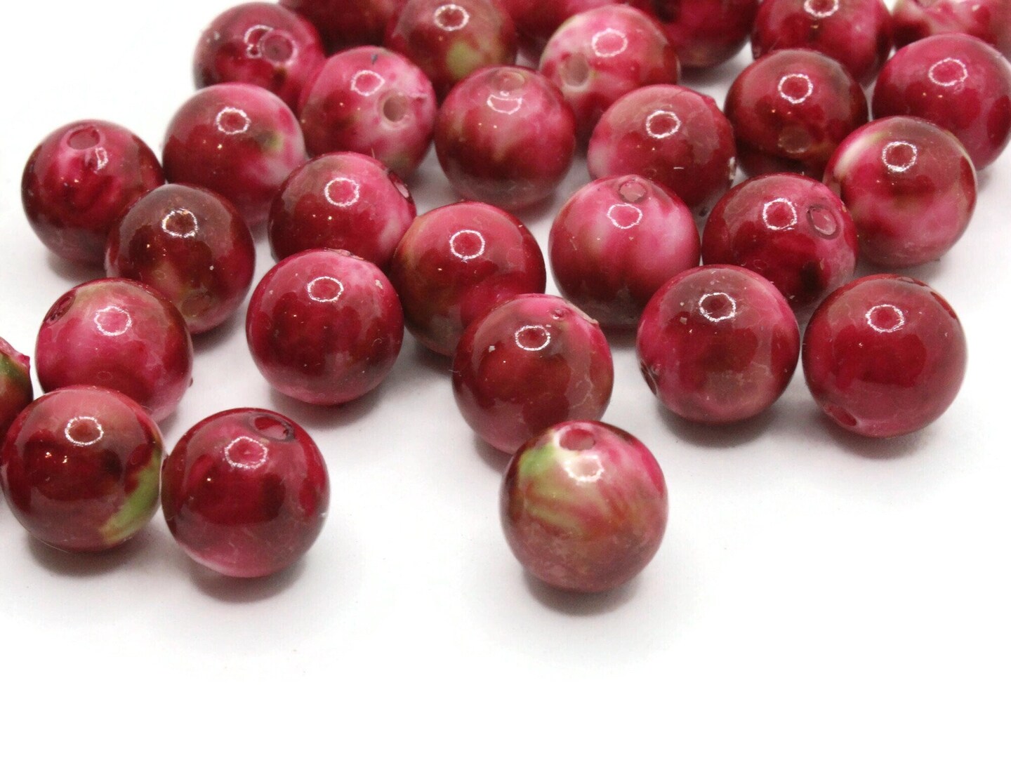 40 12mm Round Red Swirl Vintage Plastic Beads