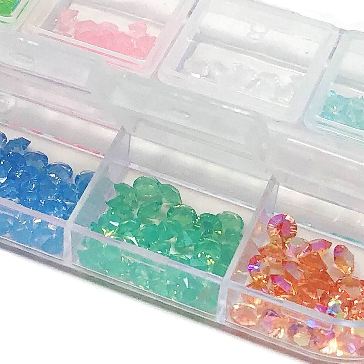 Wrapables Dazzling Nail Art Rhinestones Nail Manicure with Plastic Case