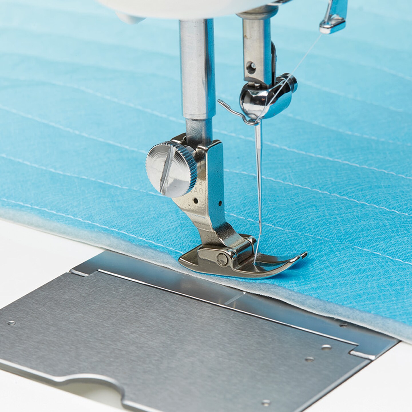 Juki TL-18QVP Haruka Heavy-Duty Mechanical Sewing and Quilting Machine