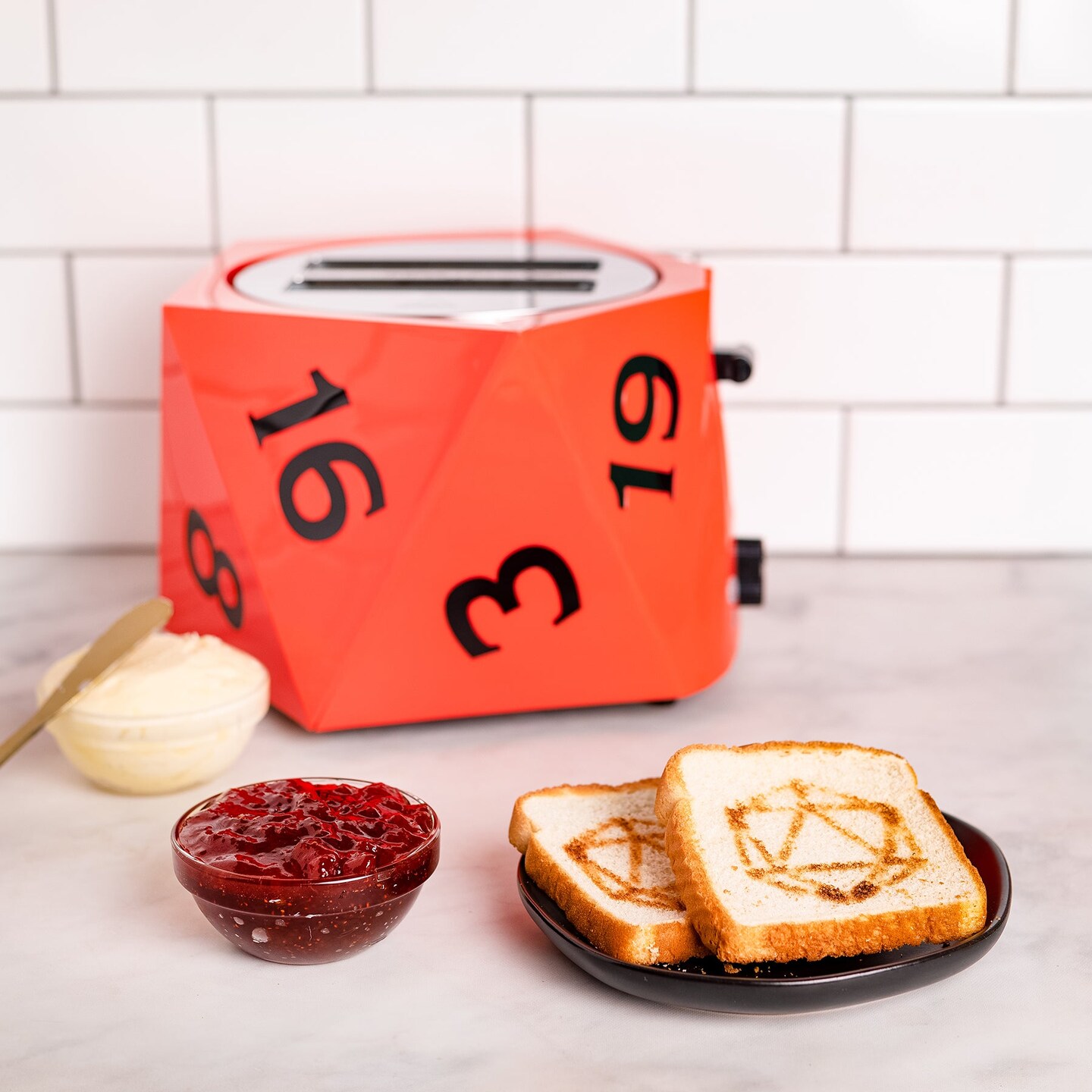 Uncanny Brands Dungeons &#x26; Dragons Halo Toaster