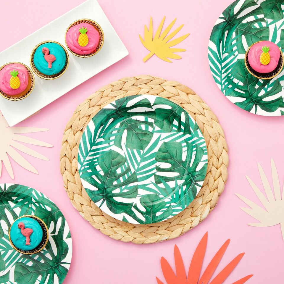 80-Pack Hawaiian Party Plates, Disposable 9&#x22; Green Leaf Plates