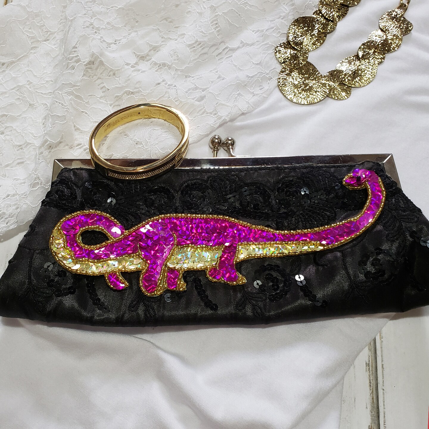 2 Piece Pat Apathosaurus Dinosaur Sequin Applique Set