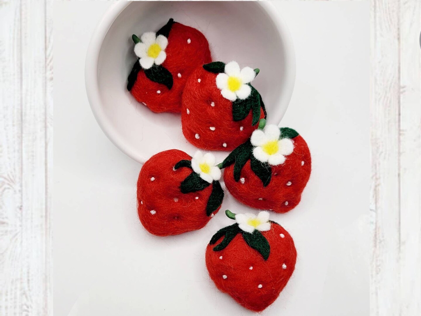 Decoration Strawberry クロ フルセット Strawberry Trio Wood Decor Kit-Unfinished Wood - Paisleys and