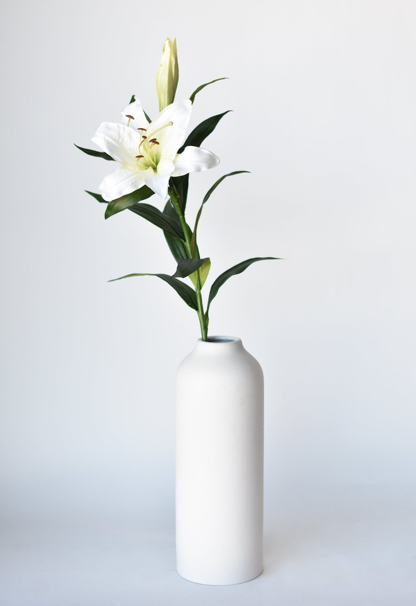 35&#x22; Faux White Lily Stem