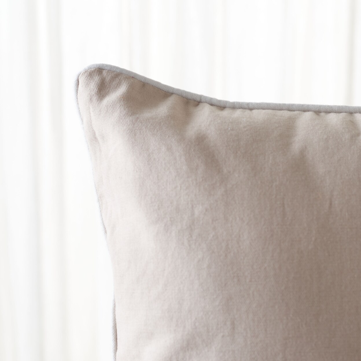 Safavieh Reindeer Pillow - Thumbnail 3