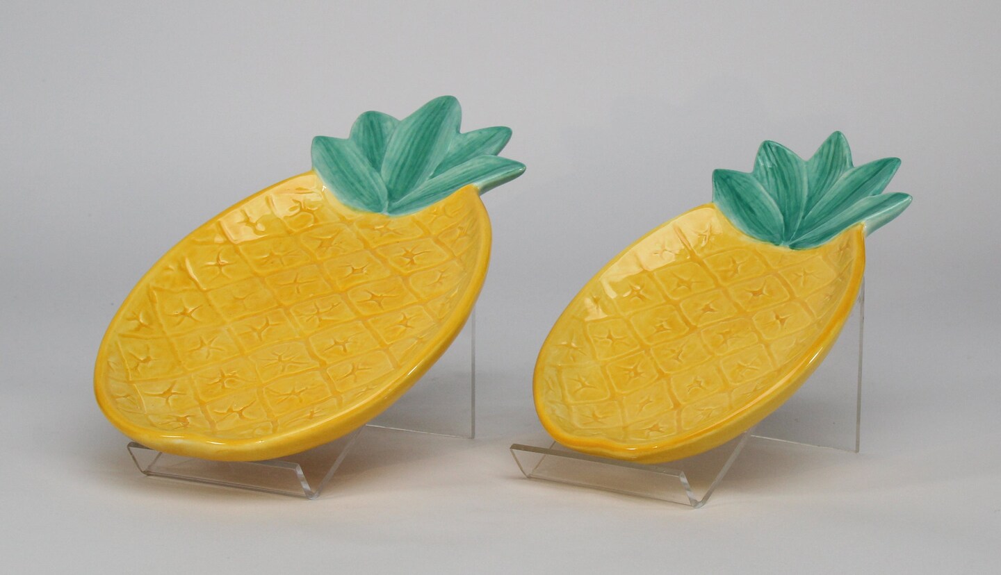 Hand Painted Ceramic Pineapple Plates - Set of 2, Home D&#xE9;cor, Gift for Her, Gift for Mom, Kitchen D&#xE9;cor, Summer Decor