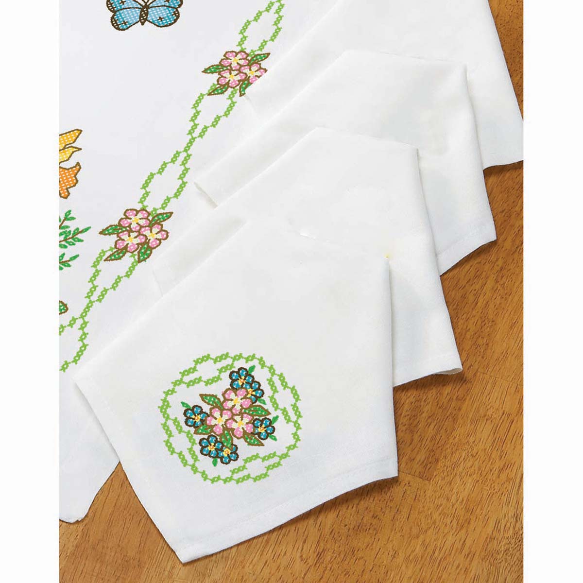 Herrschners  Bee Our Guest Napkins Stamped Cross-Stitch