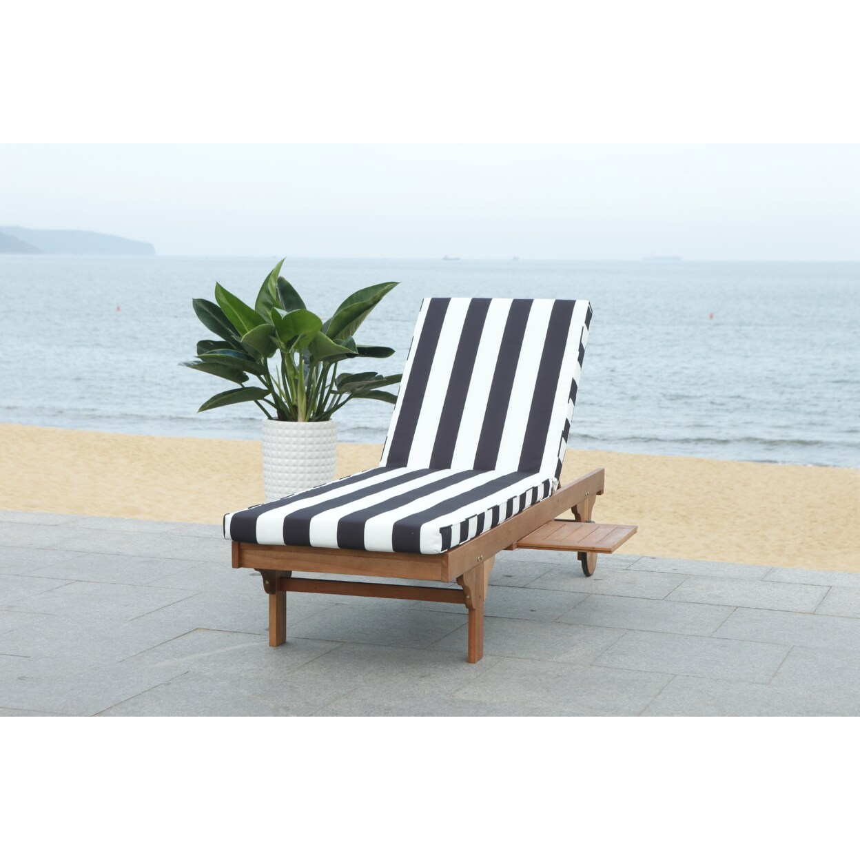 Safavieh   Outdoor Collection Newport Chaise Chair &#x26; Side Table Natural/Black/White