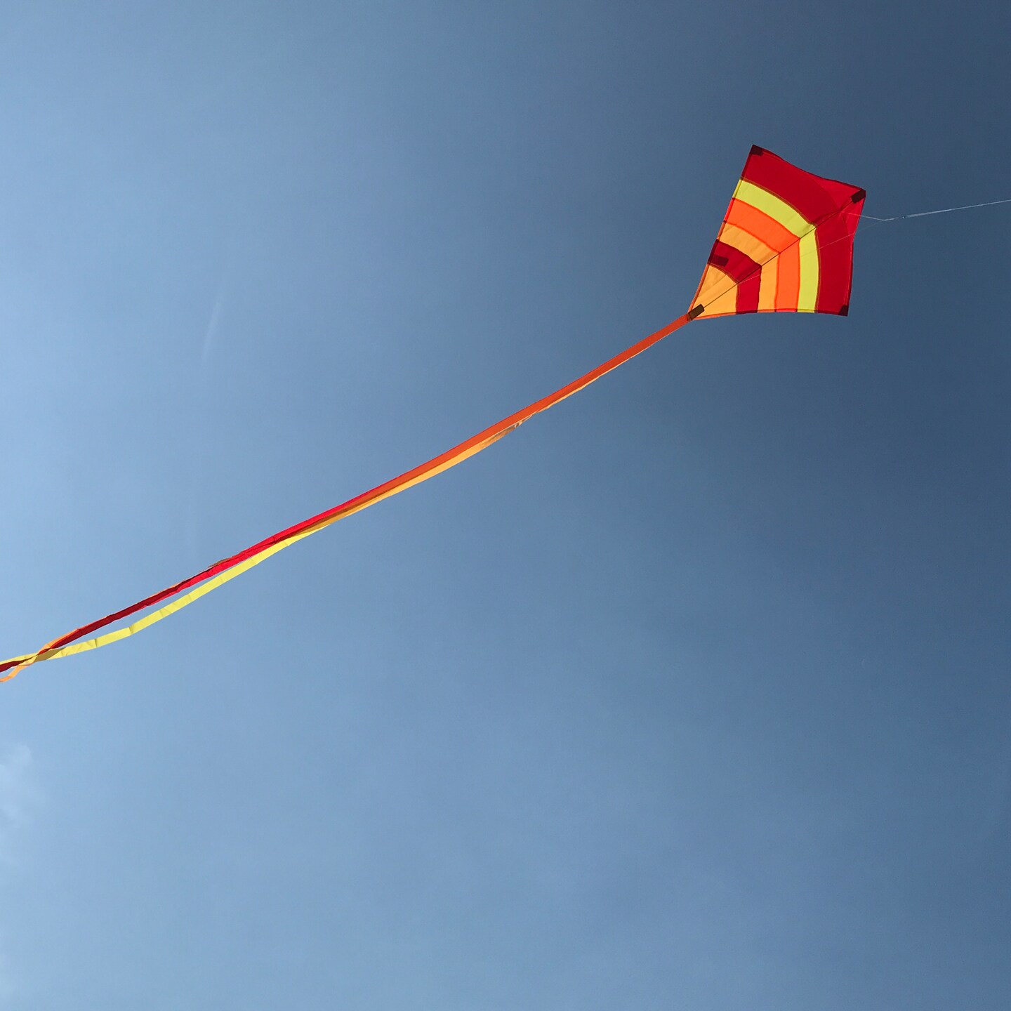 In the Breeze 3301 - Hot Arch 27 Inch Diamond Kite - Single Line - Includes Kite Line and Bag