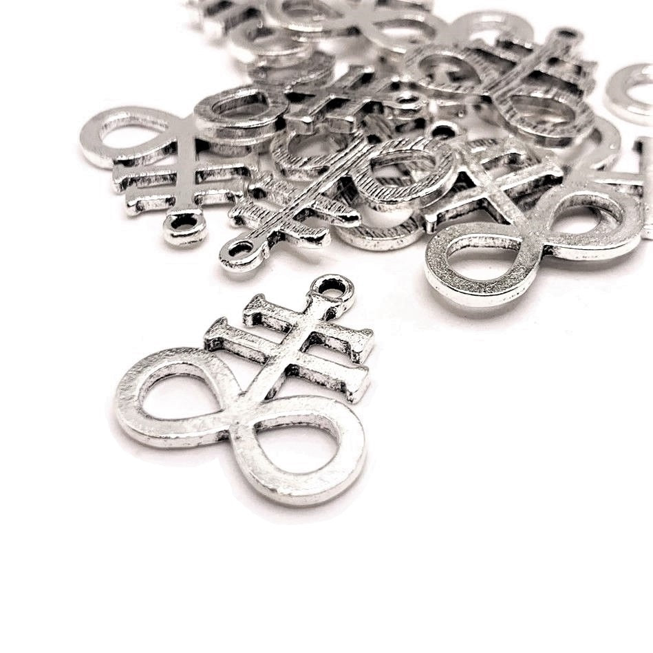 Satanic necklace 2025