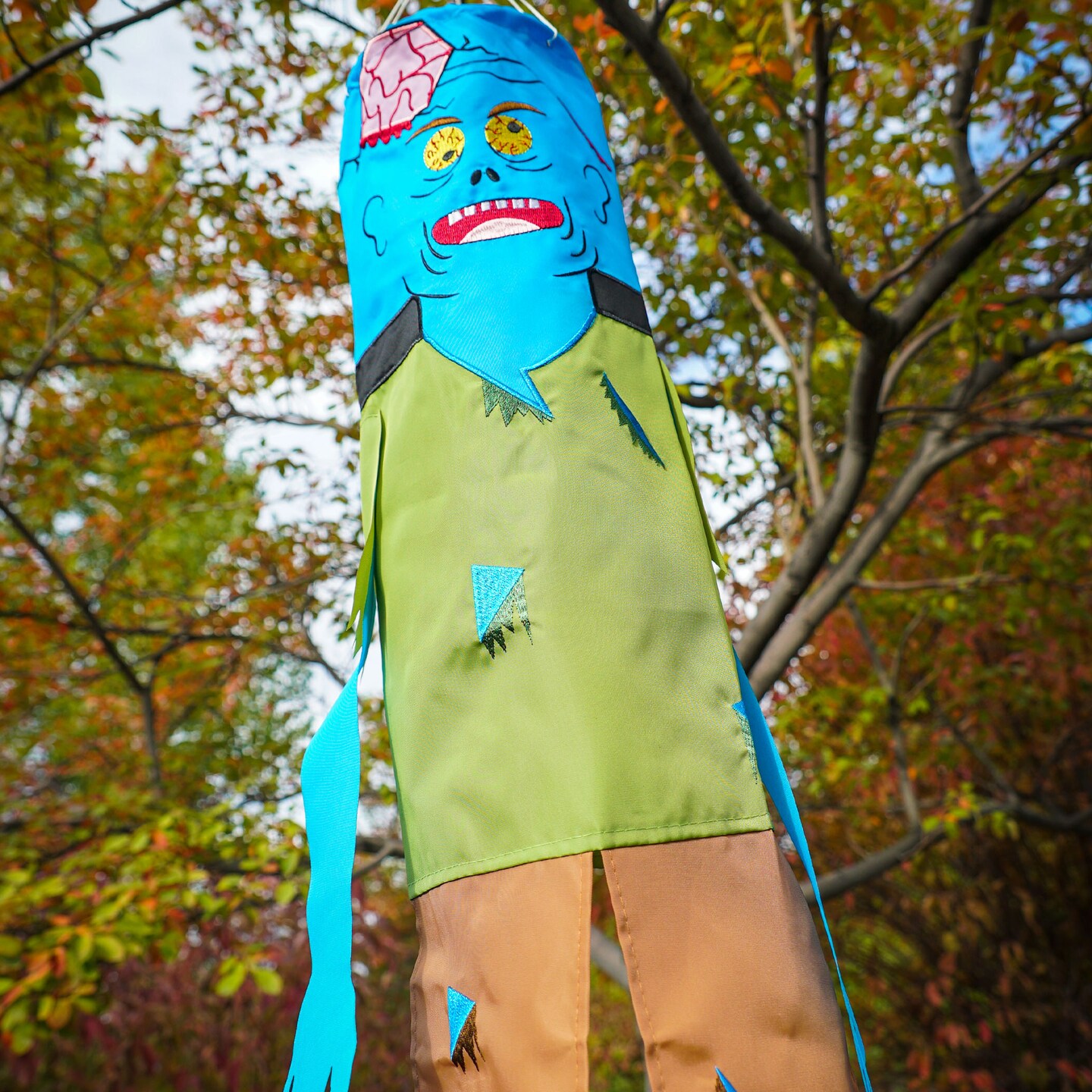 In the Breeze 5060 Zombie 40 Inch Breeze Buddy Windsock - Hanging Halloween Decoration - Outdoor Holiday D&#xE9;cor