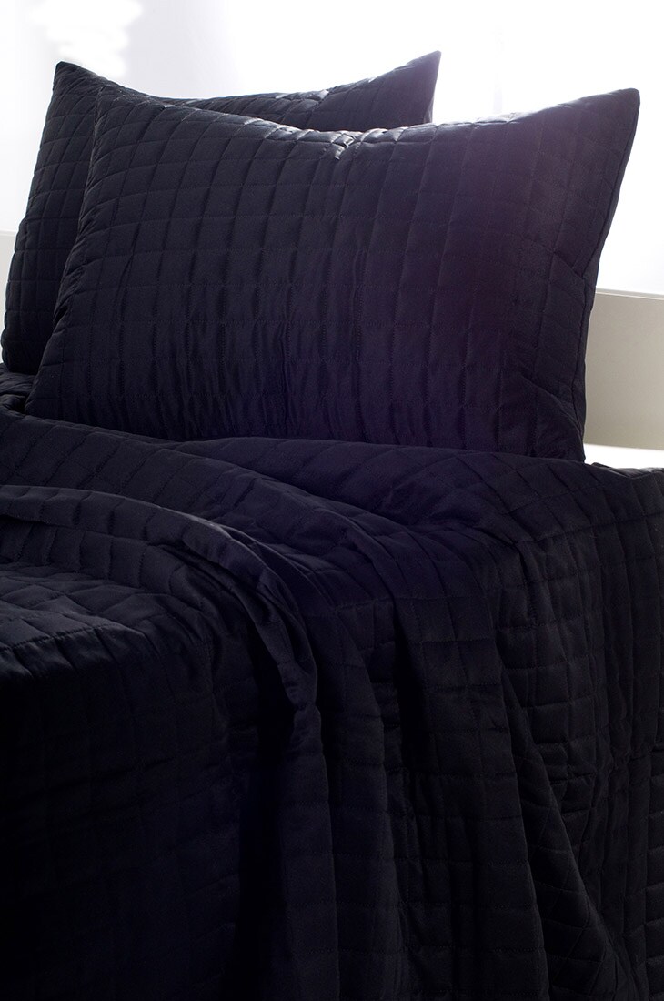 Rizzy Home Satinology Black Queen Size Quilt 86 Inches X 92&#x27;