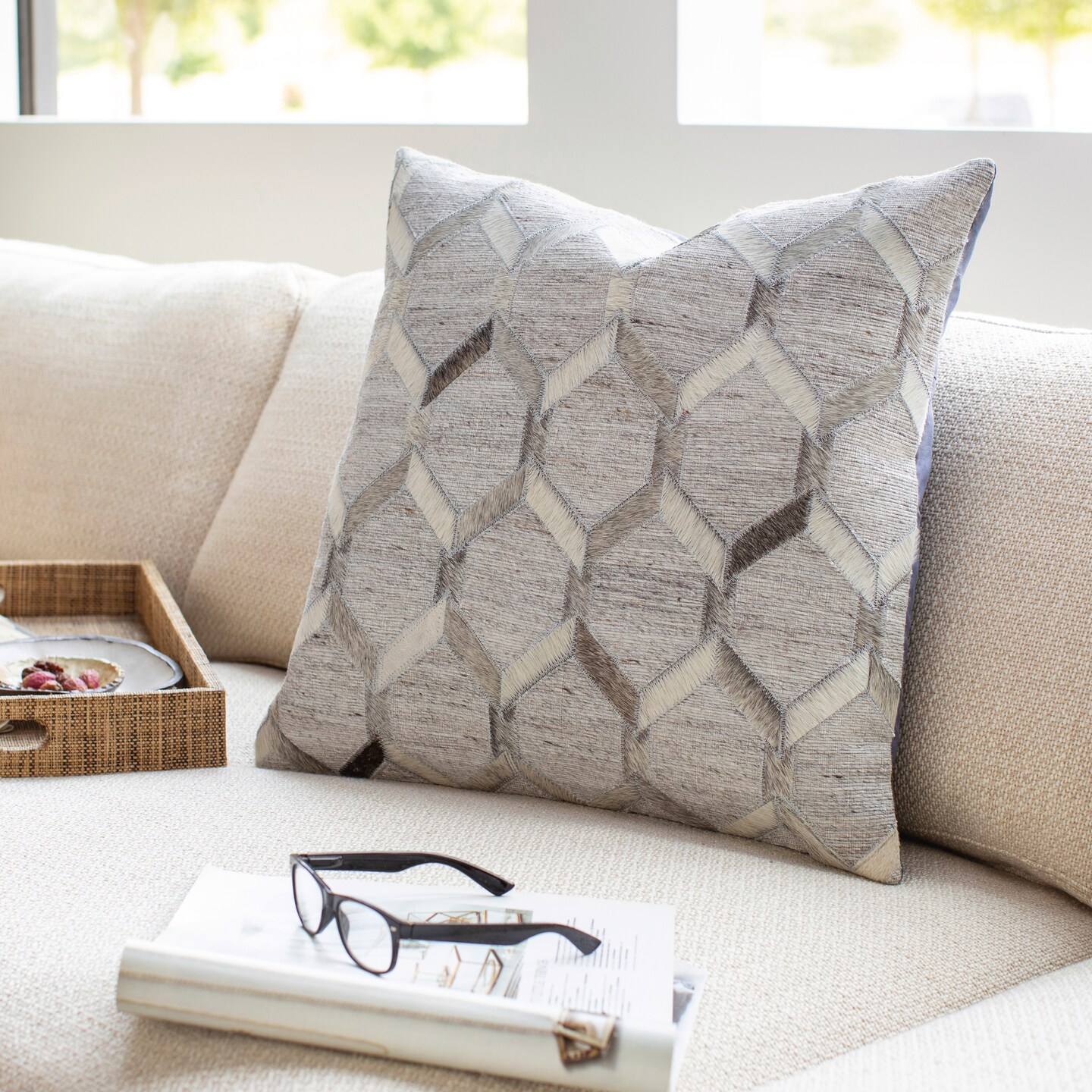 Diamond pattern throw pillow hotsell