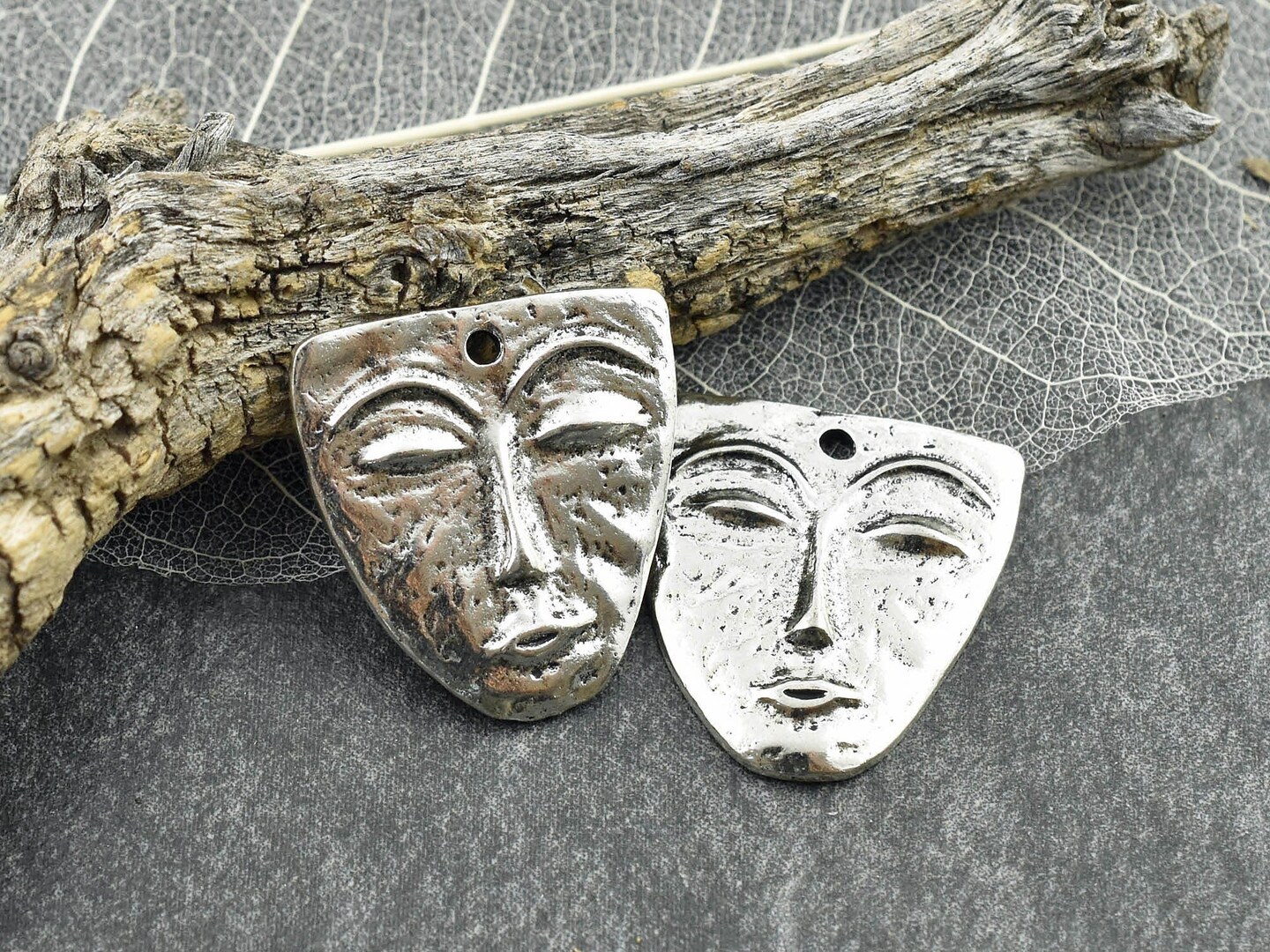 *10* 25x24mm Antique Silver Maya Mask Charms