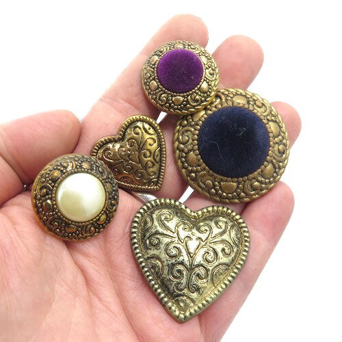 Random Mix of Vintage Metalized Plastic Buttons (12x) (P531)