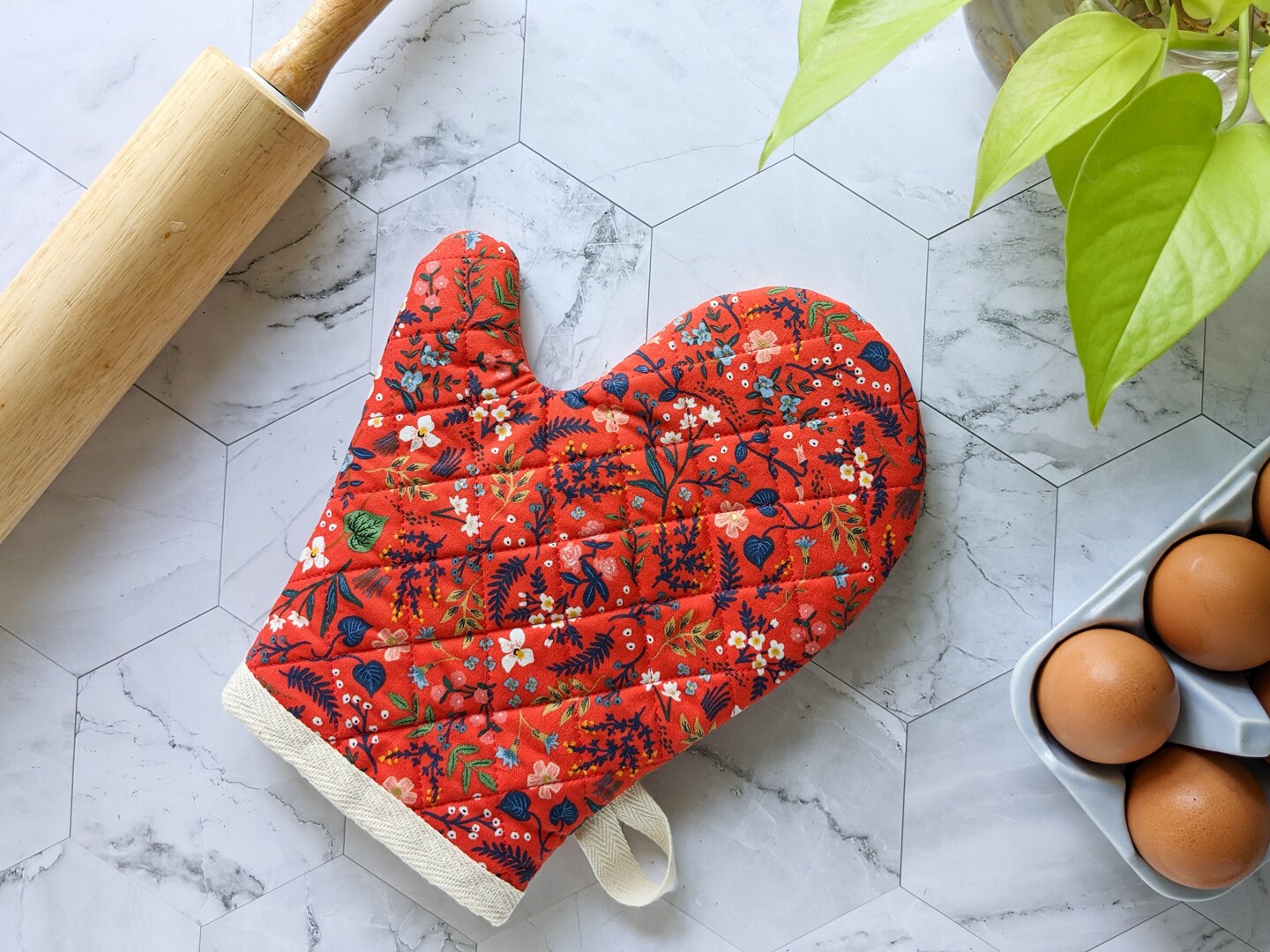 Bake Happy Double-Sided Oven Mitt - Floral – Natural Life