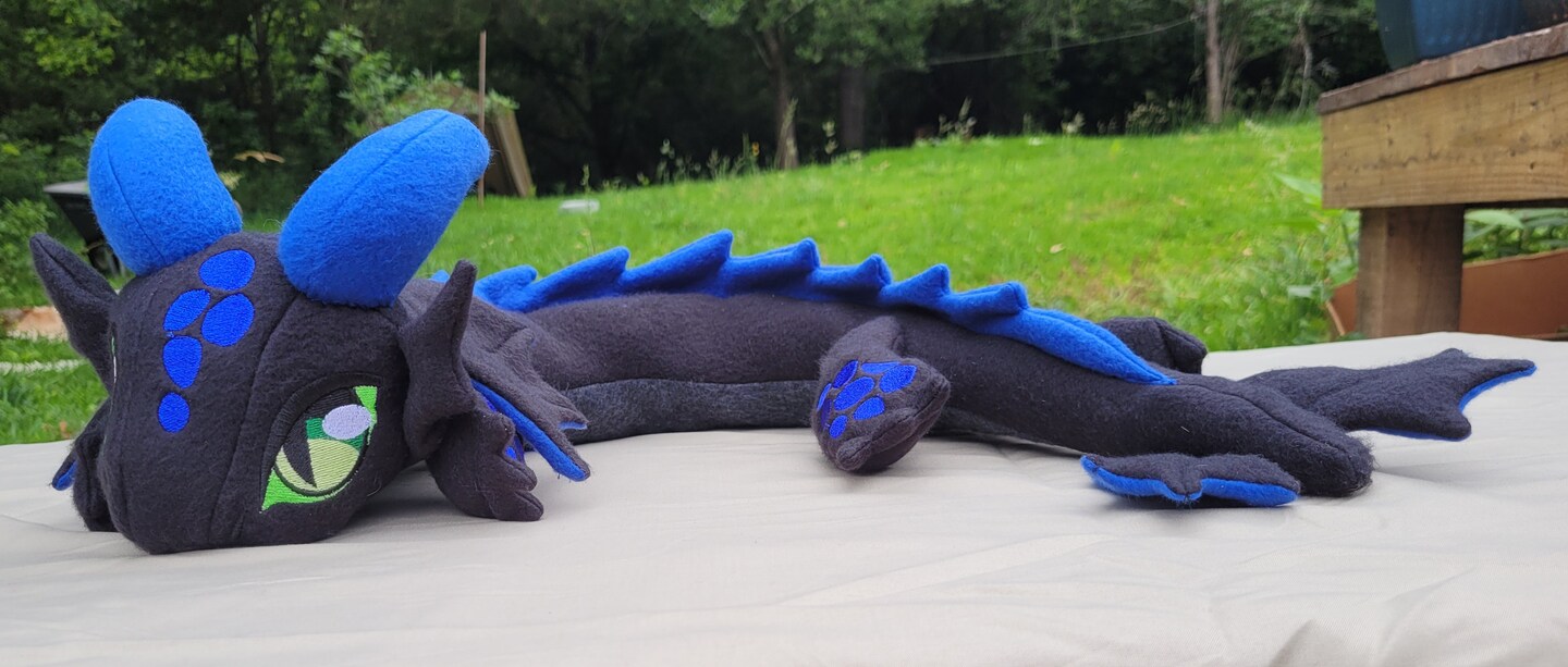 Wearable,Poseable, Dragon Renaissance fair, cosplay, costume accessory, plush neck dragon, shoulder dragon, fantasy, medieval dragon