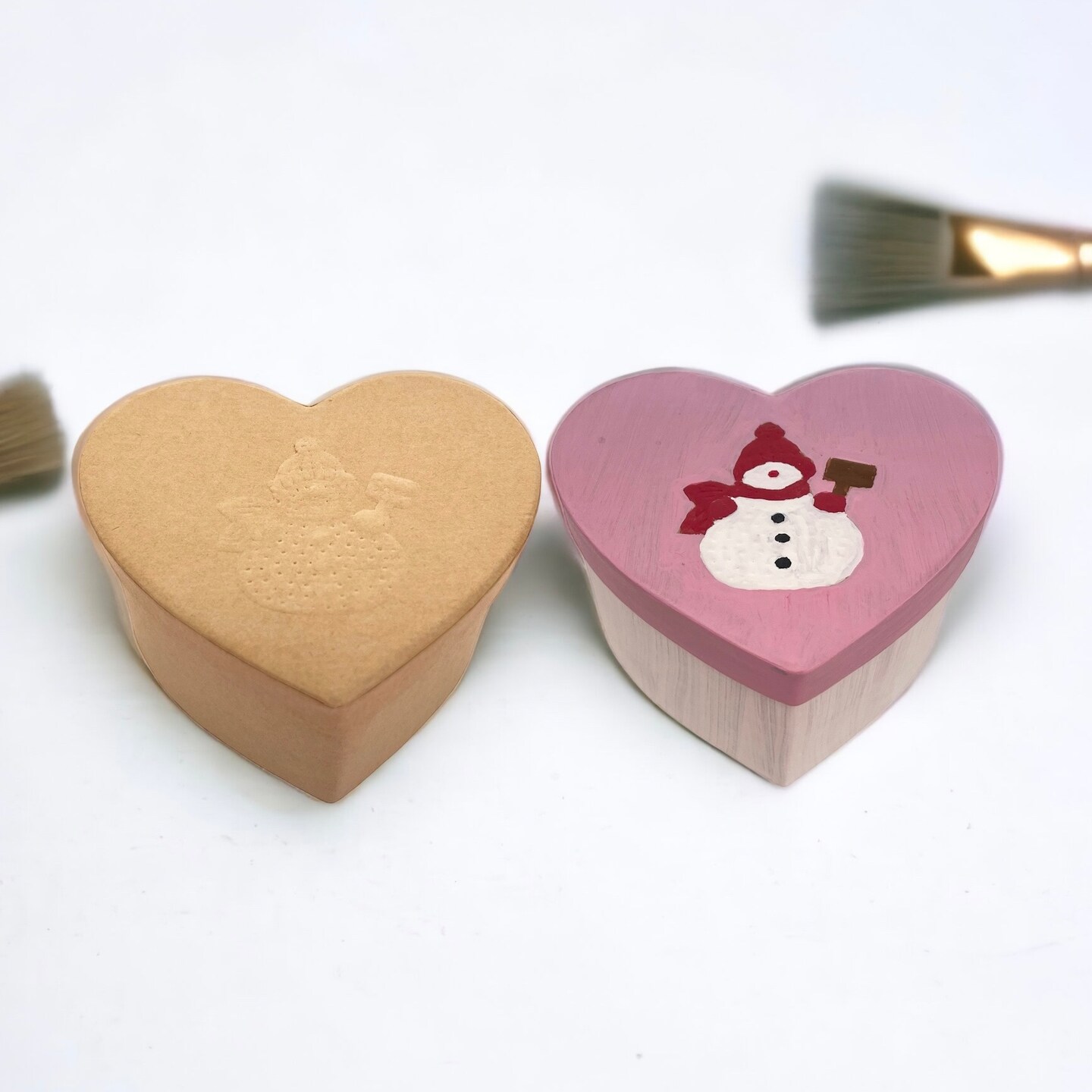 12 Units of Heart Box with Embossed Snowman