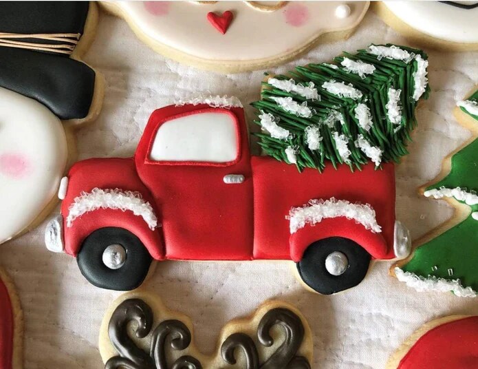 Ann Clark Extra Large Vintage Pickup Truck with Christmas Tree Cookie Cutter, 5&#x22;