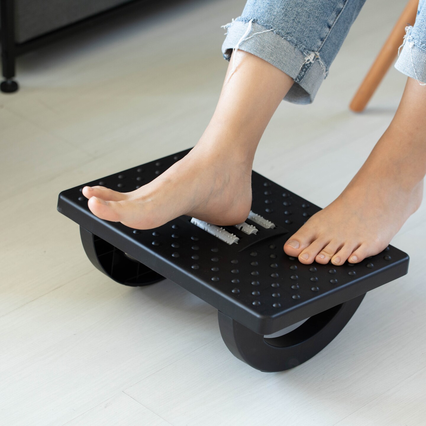 Black Rocking Footrest Massage Under Desk with Soothing Massage Points and  Rollers, Swinging Foot Stool Support - Quickway Imports Inc