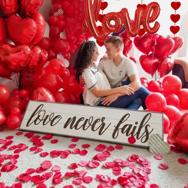 Valentine&#x27;s Day Decorations Set of 21 Pieces Pre-Assembled Hanging Heart Swirls