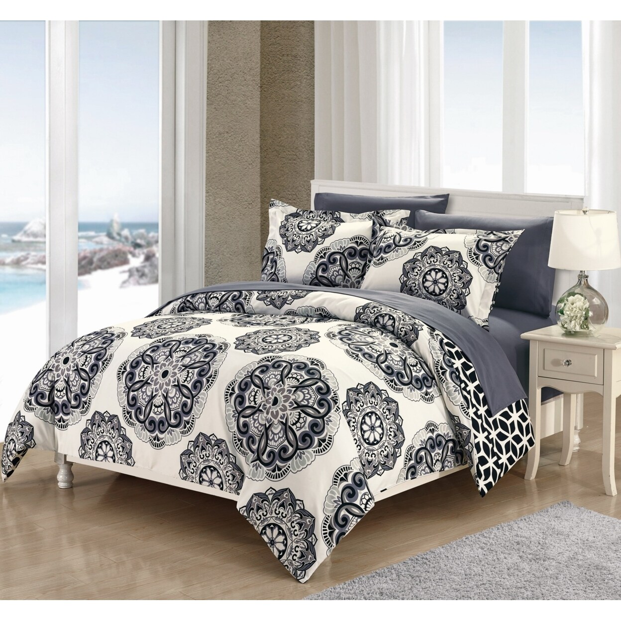 3 Piece Geometric Print Reversible Comforter Set