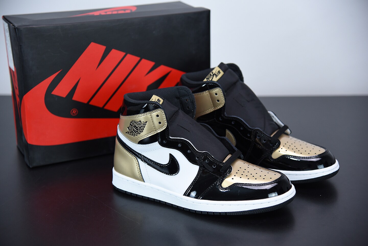 Jordan 1 nrg gold toe deals