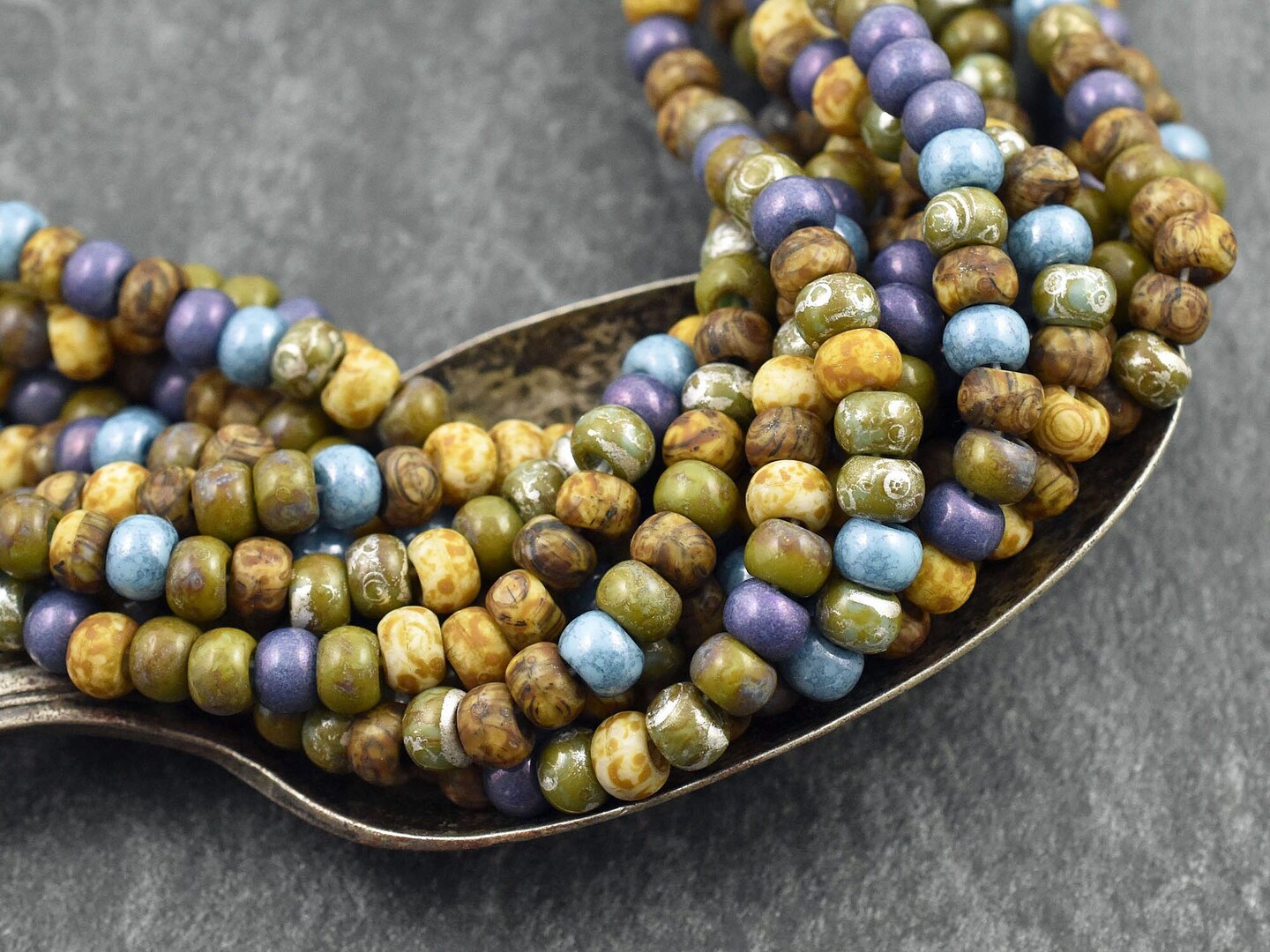 2/0 Aged Cookie Dough Mosaic Picasso Mix Seed Beads (18&#x22; Strand)